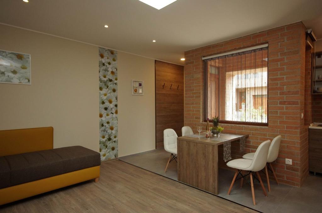Mosoly Deluxe Apartman ยูลา ภายนอก รูปภาพ