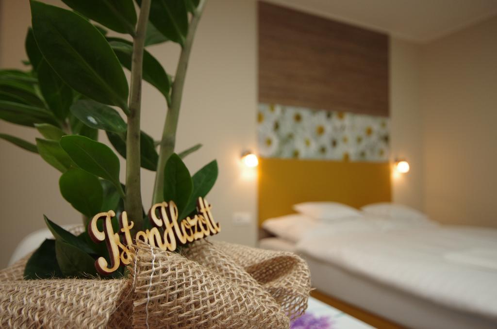 Mosoly Deluxe Apartman ยูลา ภายนอก รูปภาพ